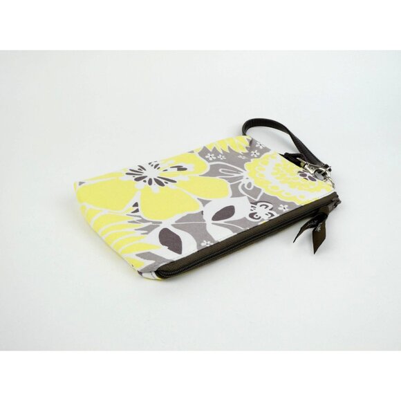 Thirty-One Awesome Blossom Wristlet - Picture 6 of 8